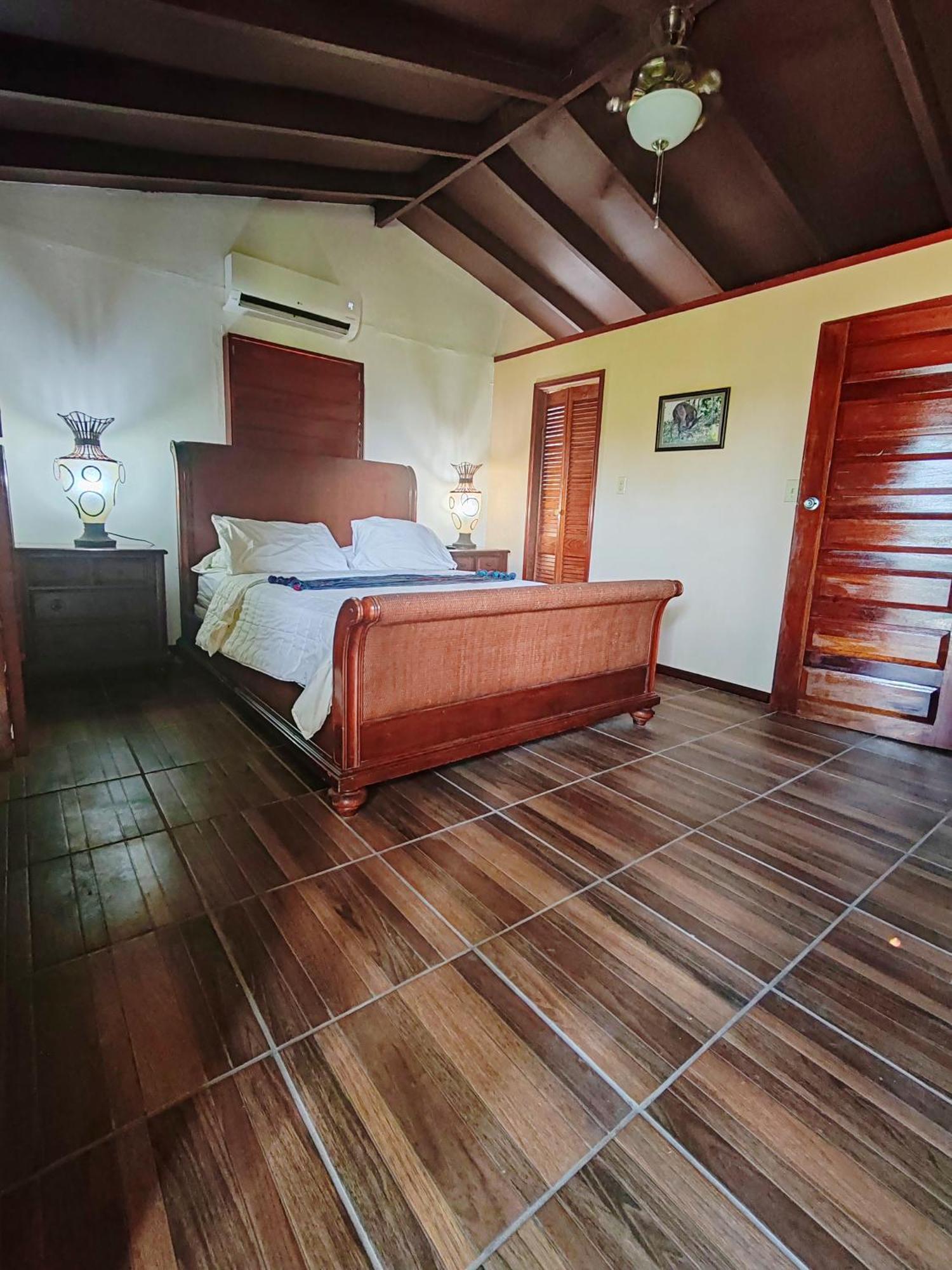 Yocamatsu Bed and Breakfast Caye Caulker Δωμάτιο φωτογραφία